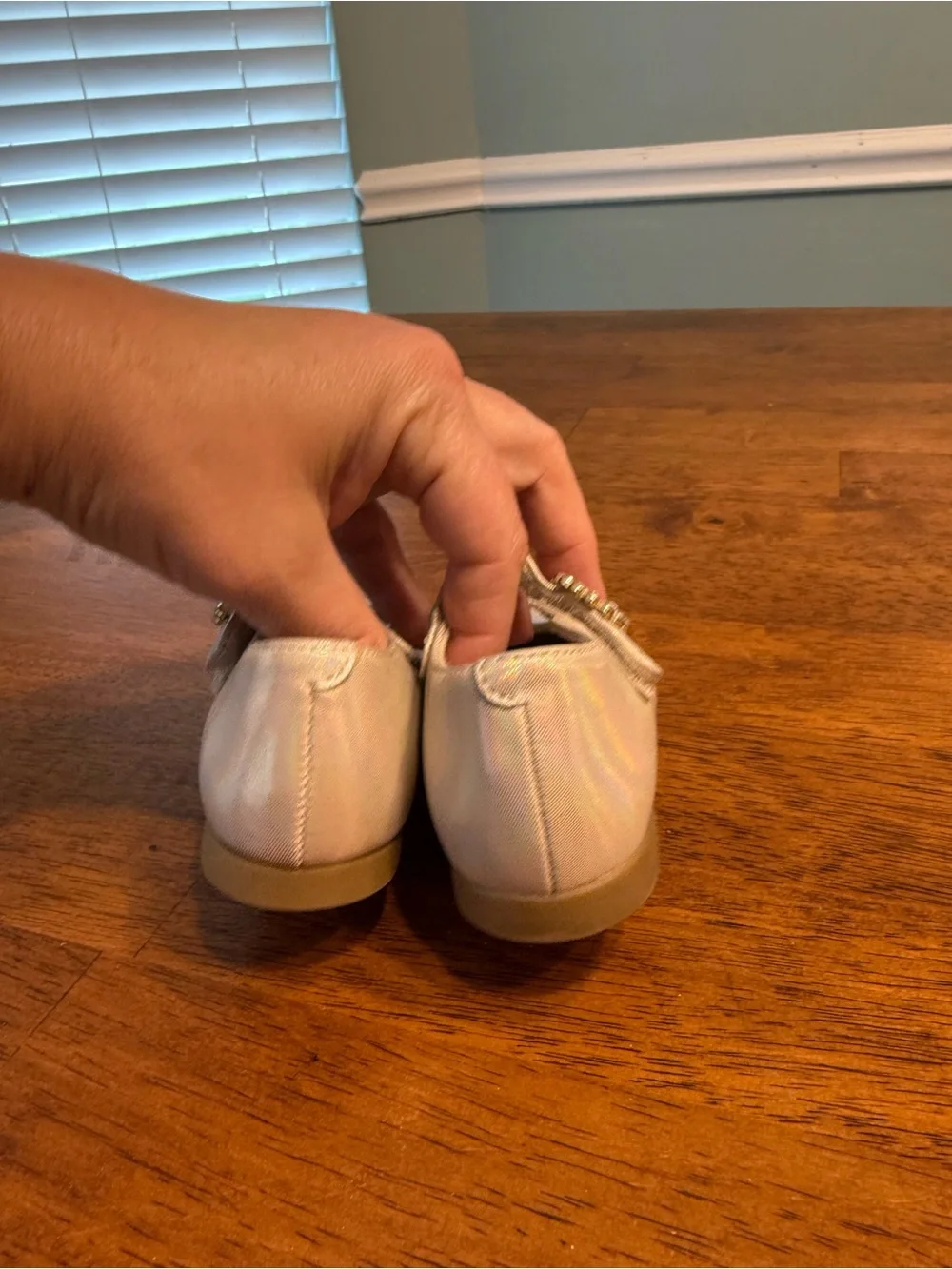 Rachel Shoes Portia Girls Ivory Shimmer Iridescent Mary Jane Dress Shoes size 6